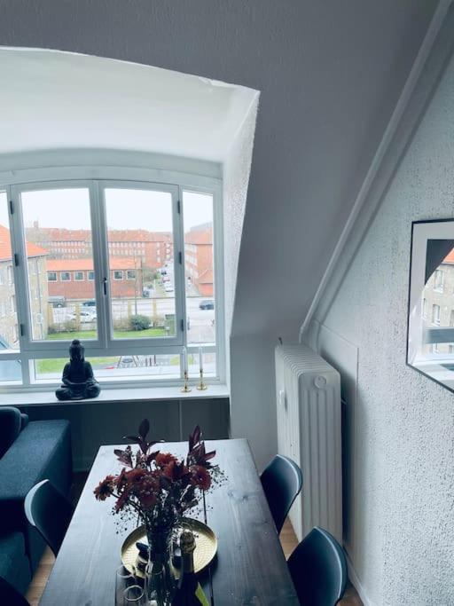 Elegant With Penthouse View In Cph København